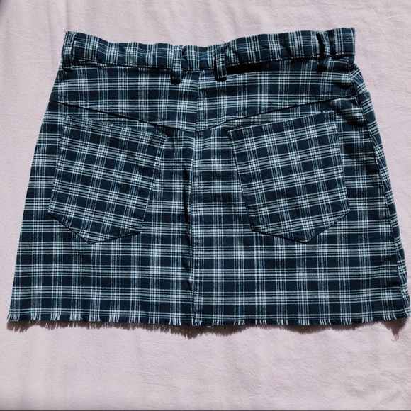 Brandy Melville navy blue plaid mini skirt - Picture 2 of 3